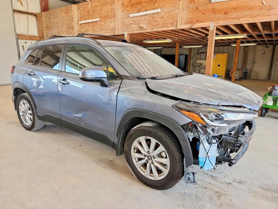 2024 TOYOTA COROLLA CROSS LE 4