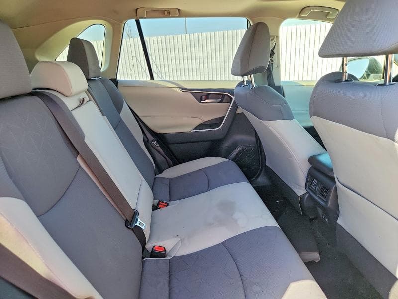 2019 TOYOTA RAV4 XLE 11