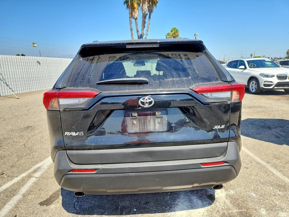 2019 TOYOTA RAV4 XLE 6