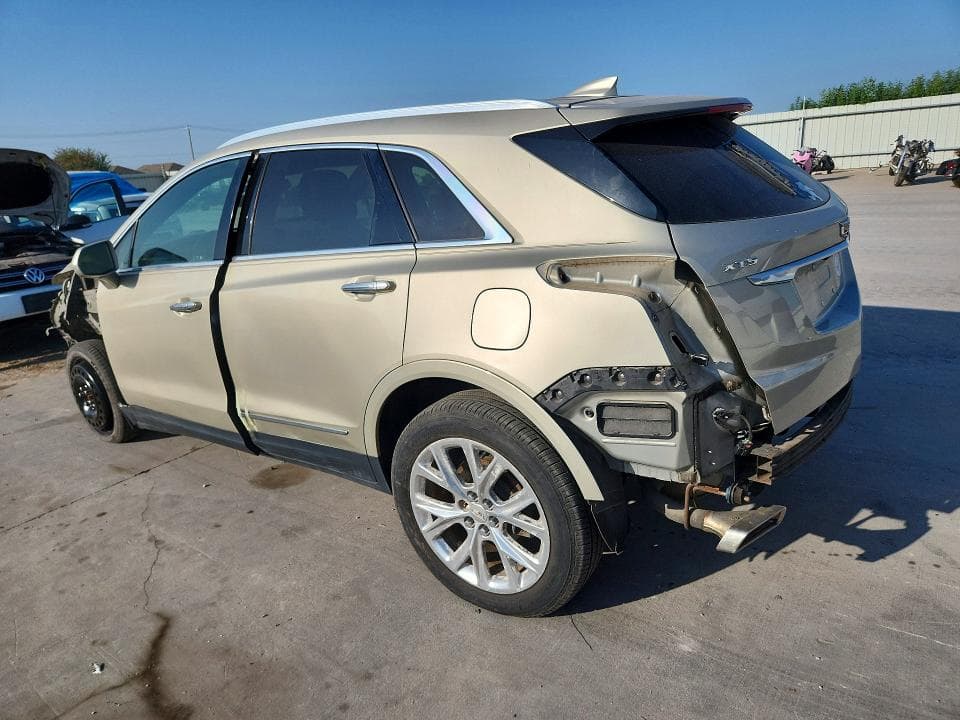 2017 CADILLAC XT5 LUXURY 2