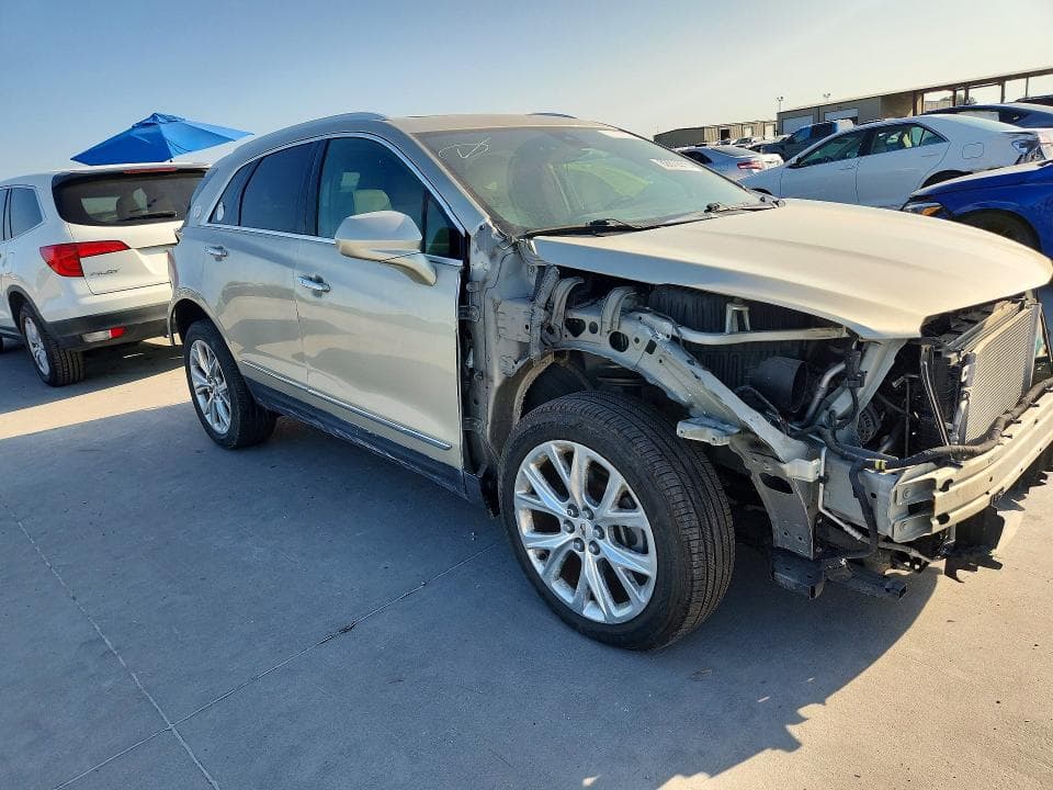 2017 CADILLAC XT5 LUXURY 4