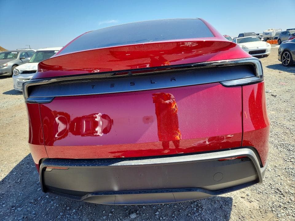 2026 TESLA MODEL Y 6