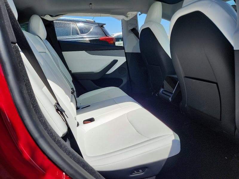 2026 TESLA MODEL Y 10