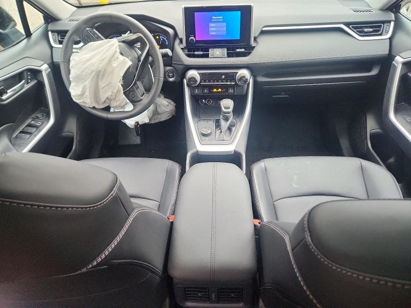 2024 TOYOTA RAV4 XLE PREMIUM 8