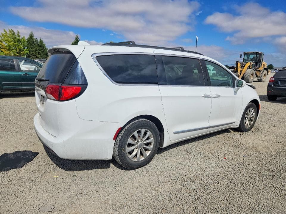 2017 CHRYSLER PACIFICA TOURING L 3