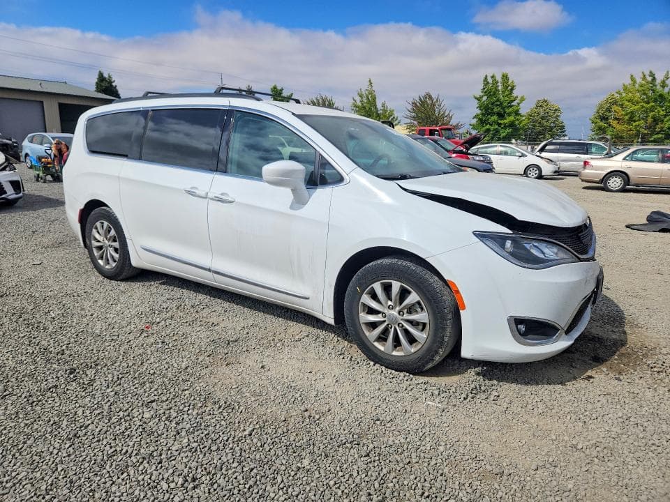 2017 CHRYSLER PACIFICA TOURING L 4