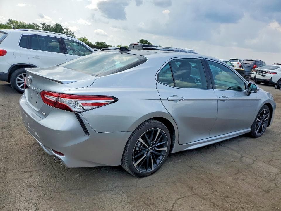 2020 TOYOTA CAMRY XSE 3