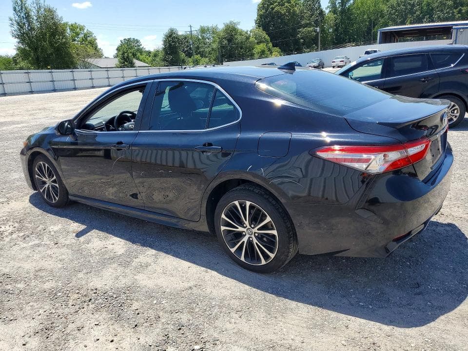 2019 TOYOTA CAMRY SE 2