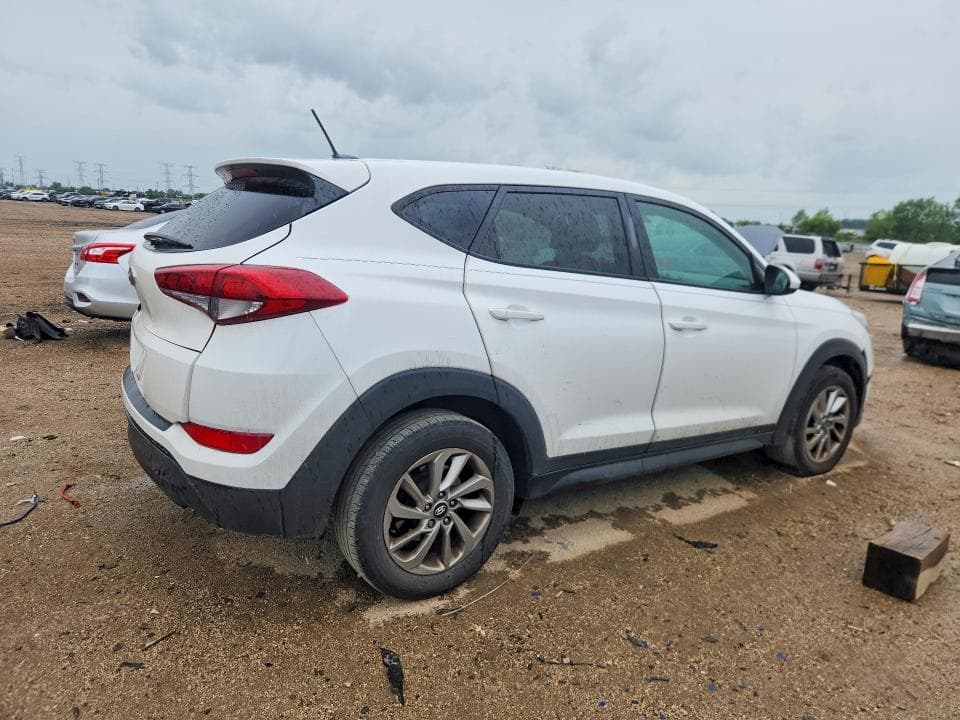 2017 HYUNDAI TUCSON SE 3