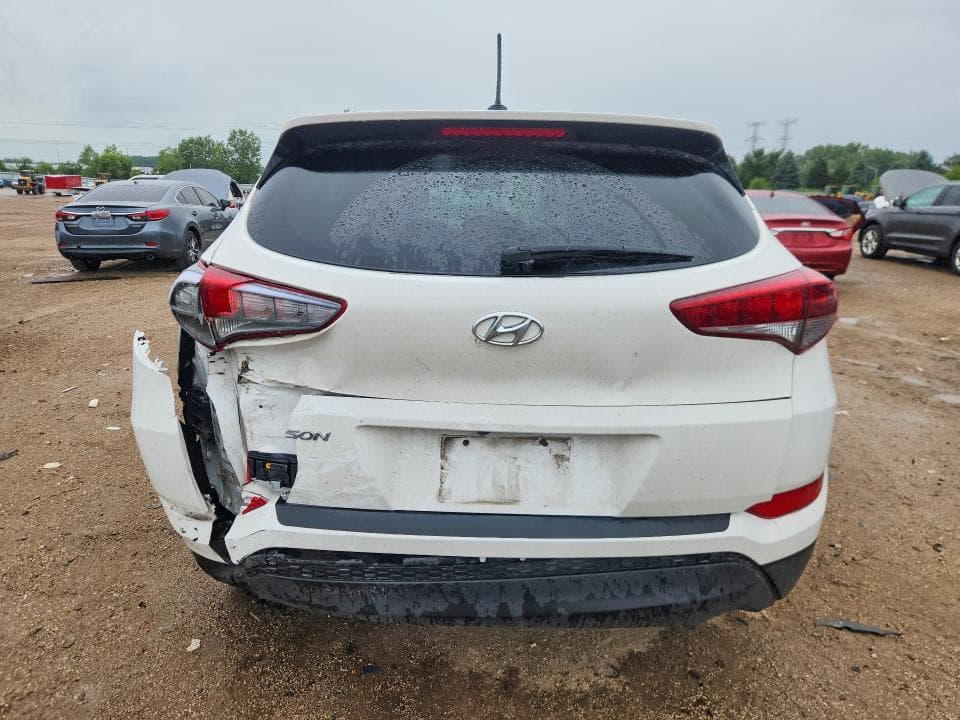 2017 HYUNDAI TUCSON SE 6