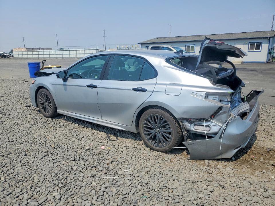 2019 TOYOTA CAMRY SE 2