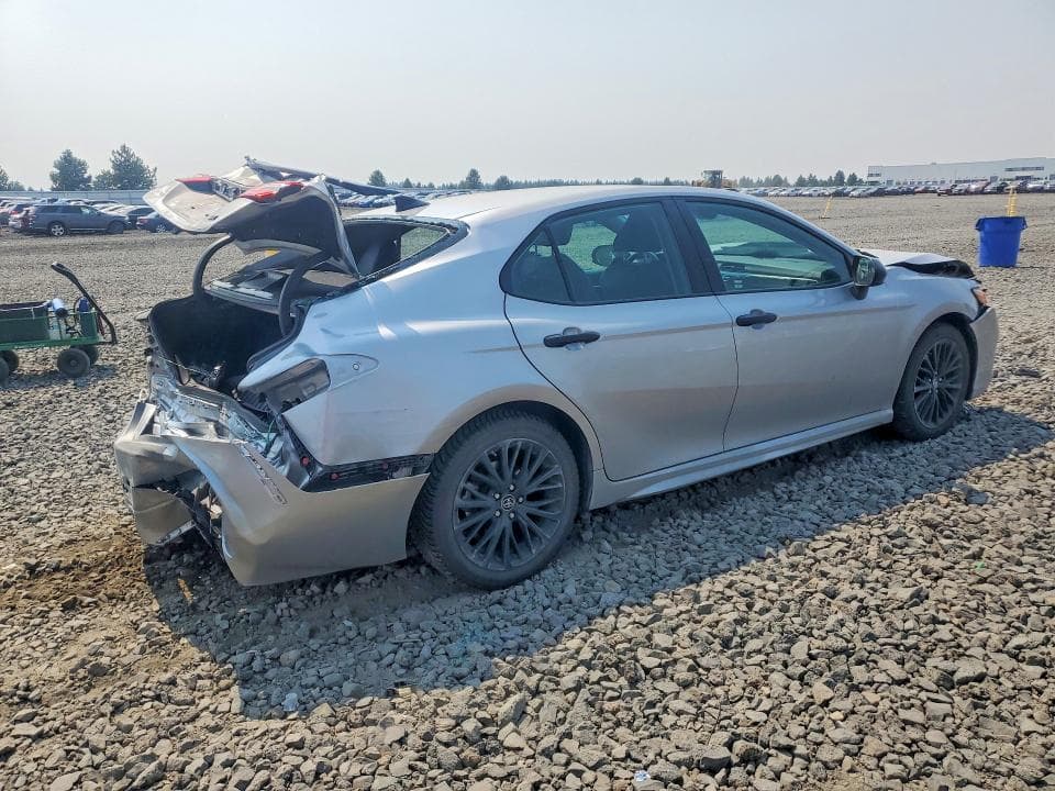 2019 TOYOTA CAMRY SE 3