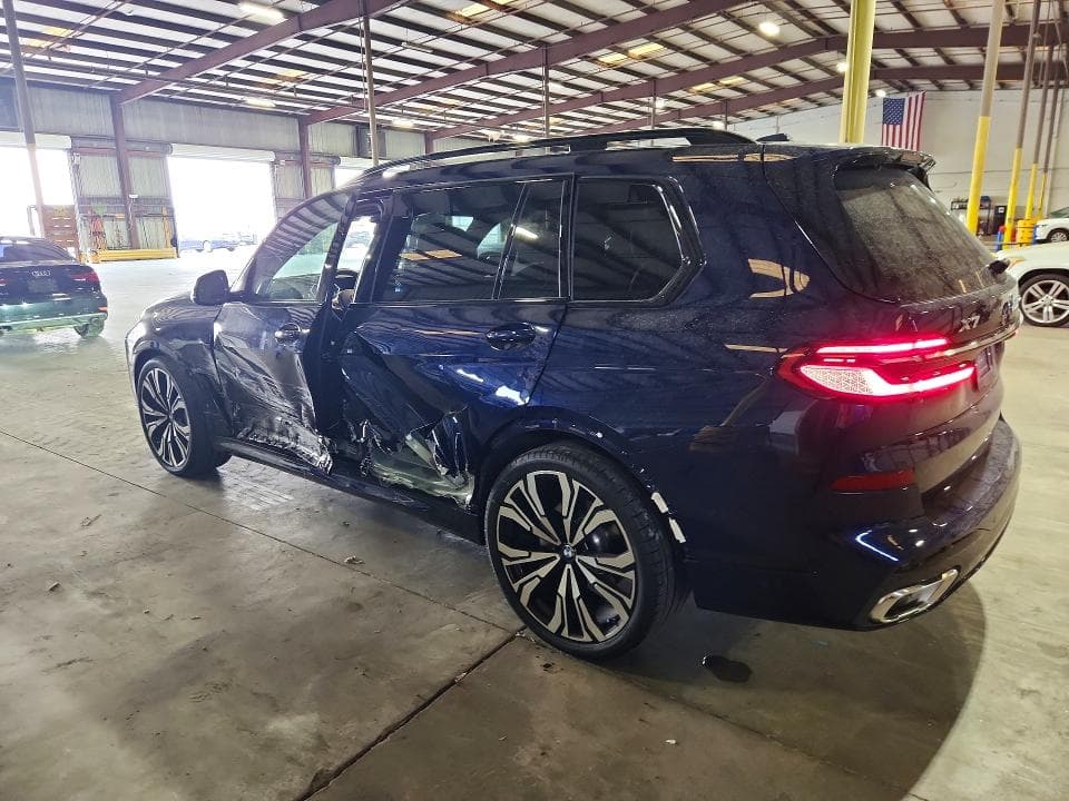 2025 BMW X7 XDRIVE40I 2