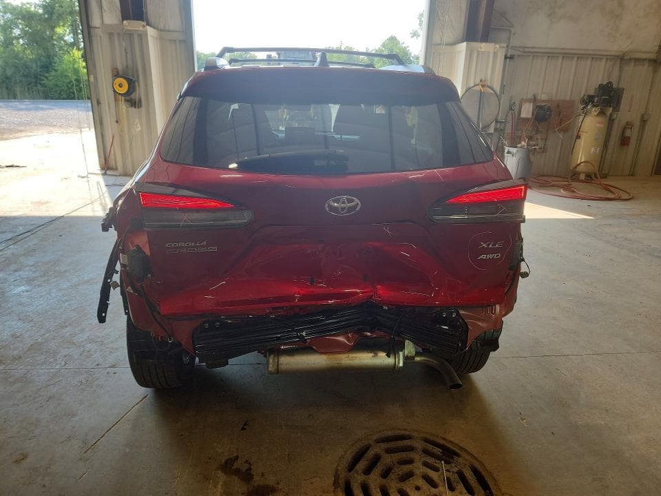 2026 TOYOTA COROLLA CROSS XLE 6