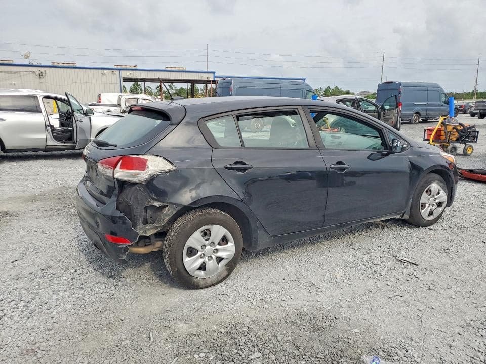 2018 KIA FORTE5 LX 3