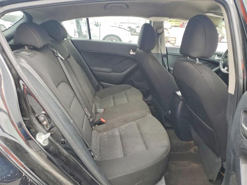 2018 KIA FORTE5 LX 10