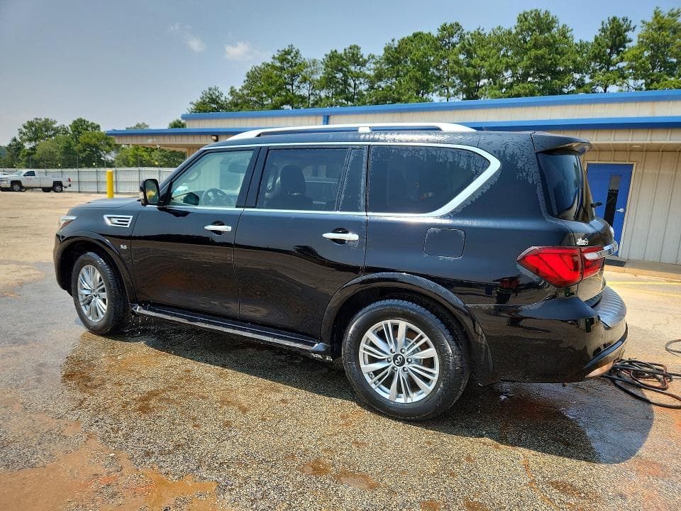 2019 INFINITI QX80 LUXE 2