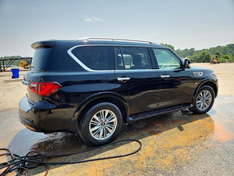 2019 INFINITI QX80 LUXE 3