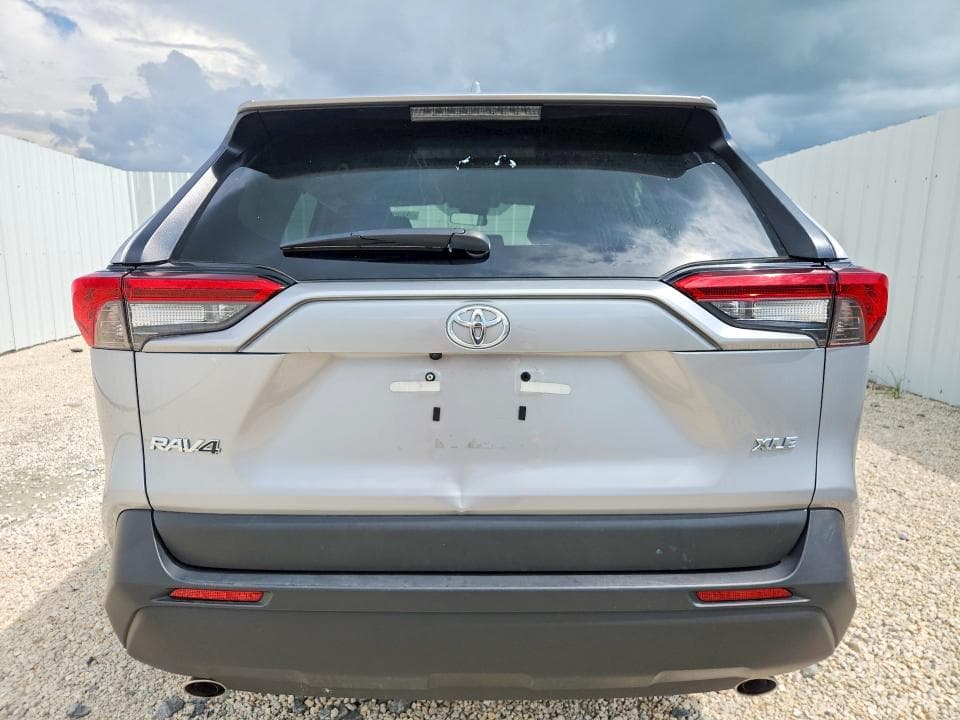 2025 TOYOTA RAV4 XLE 6
