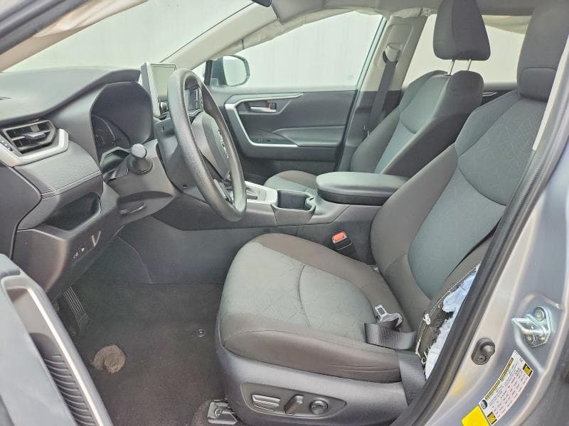 2025 TOYOTA RAV4 XLE 7
