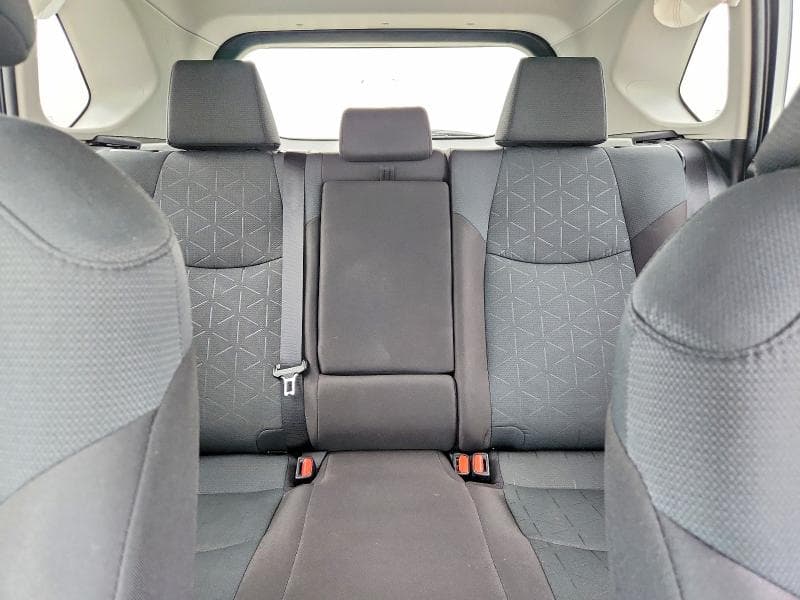 2025 TOYOTA RAV4 XLE 10