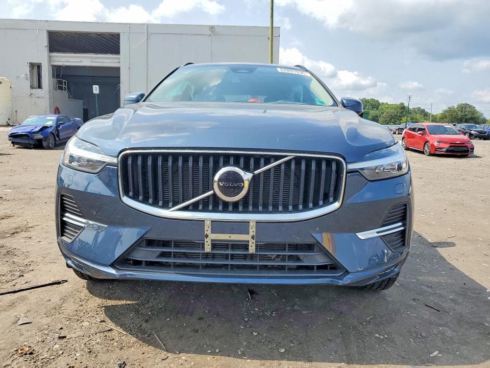 2023 VOLVO XC60 CORE 5