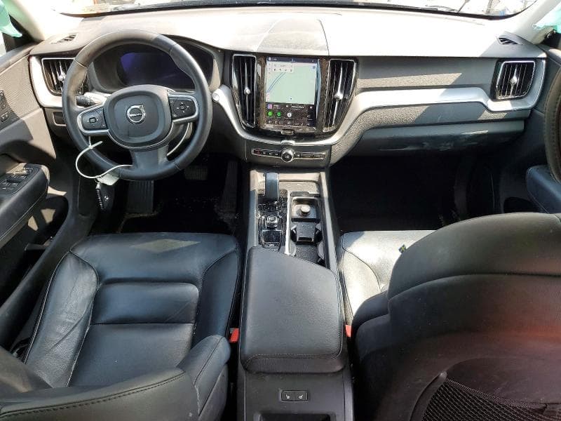 2023 VOLVO XC60 CORE 8