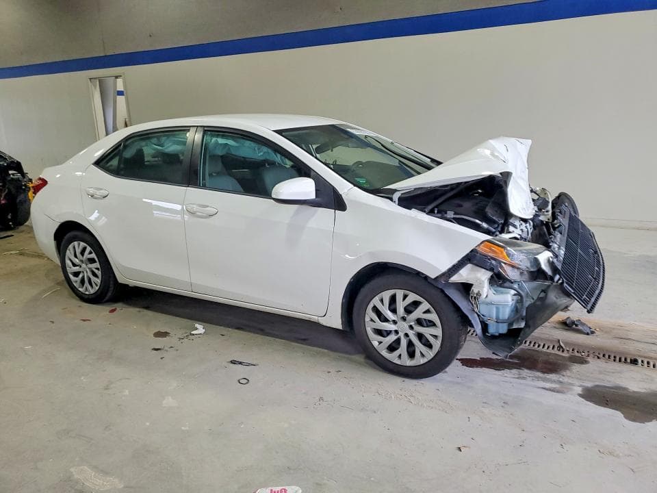 2017 TOYOTA COROLLA LE 4
