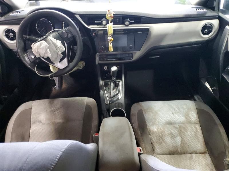 2017 TOYOTA COROLLA LE 8