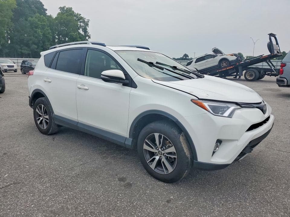 2017 TOYOTA RAV4 XLE 4