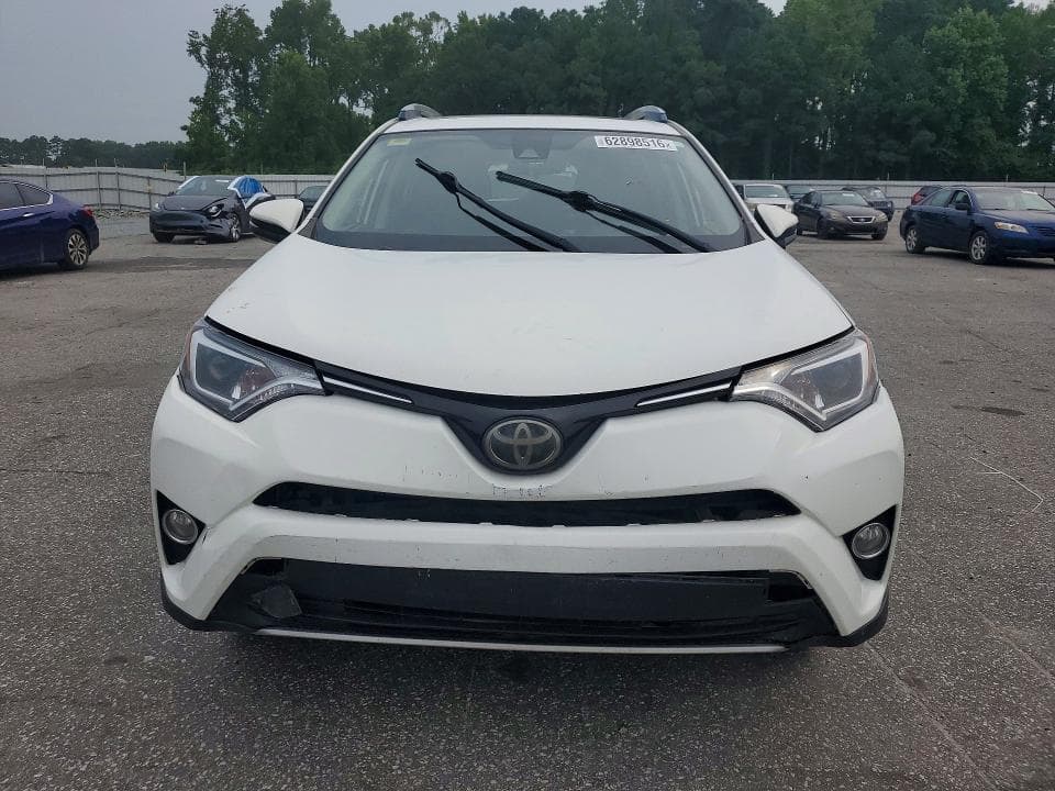 2017 TOYOTA RAV4 XLE 5