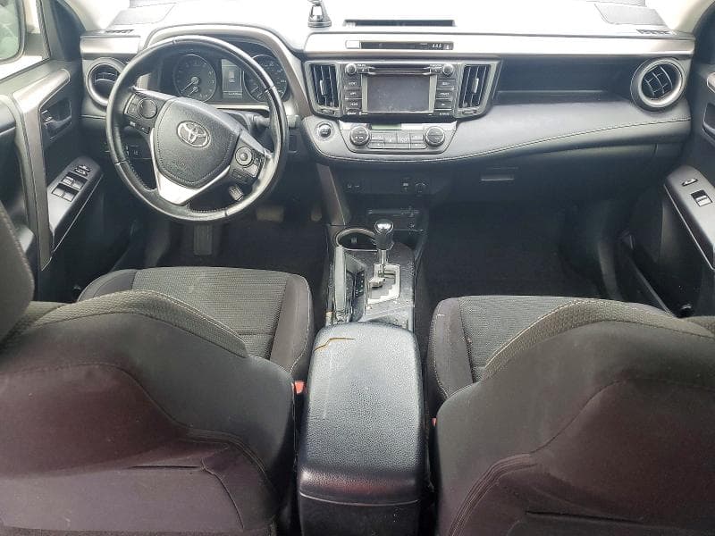 2017 TOYOTA RAV4 XLE 8