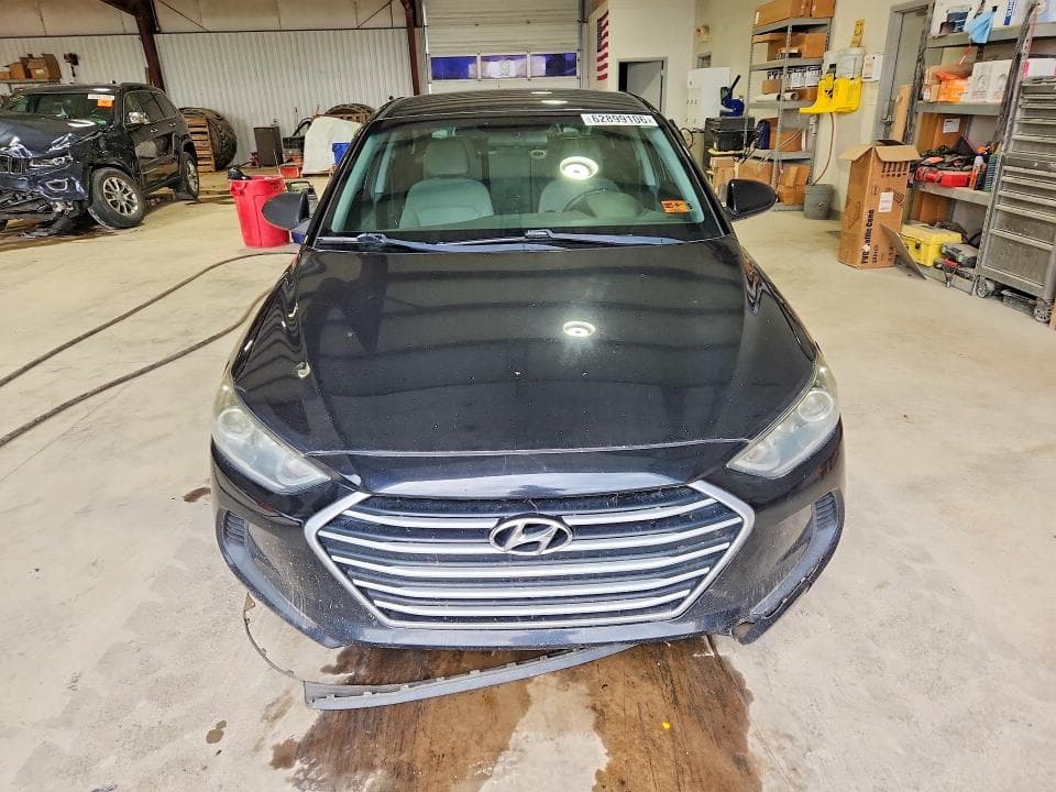 2017 HYUNDAI ELANTRA SE 5