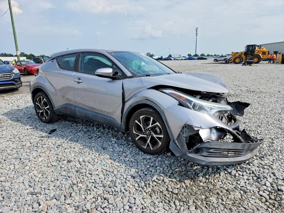 2018 TOYOTA C-HR XLE 4