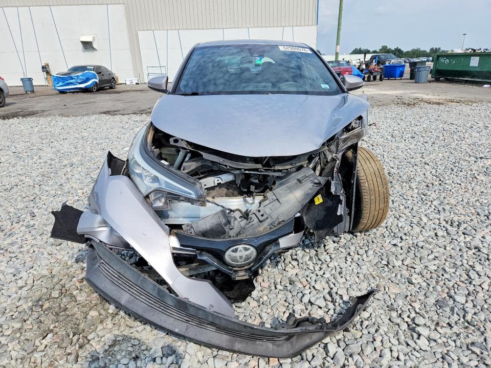 2018 TOYOTA C-HR XLE 5
