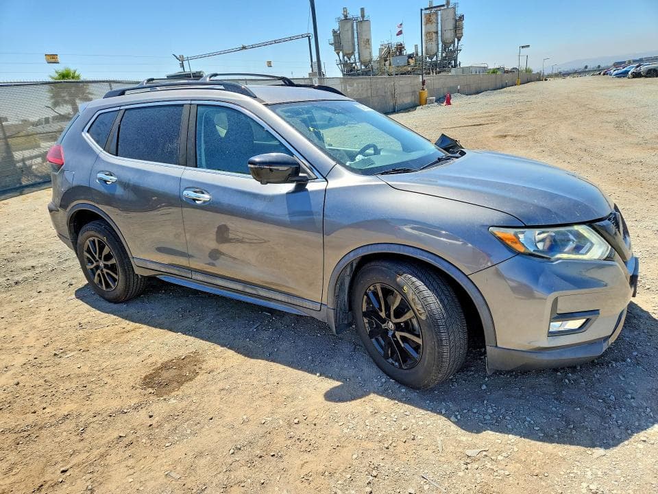 2018 NISSAN ROGUE SV 4