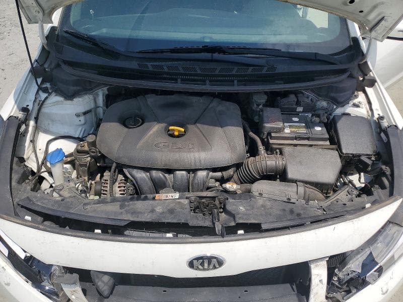 2018 KIA FORTE5 LX 11