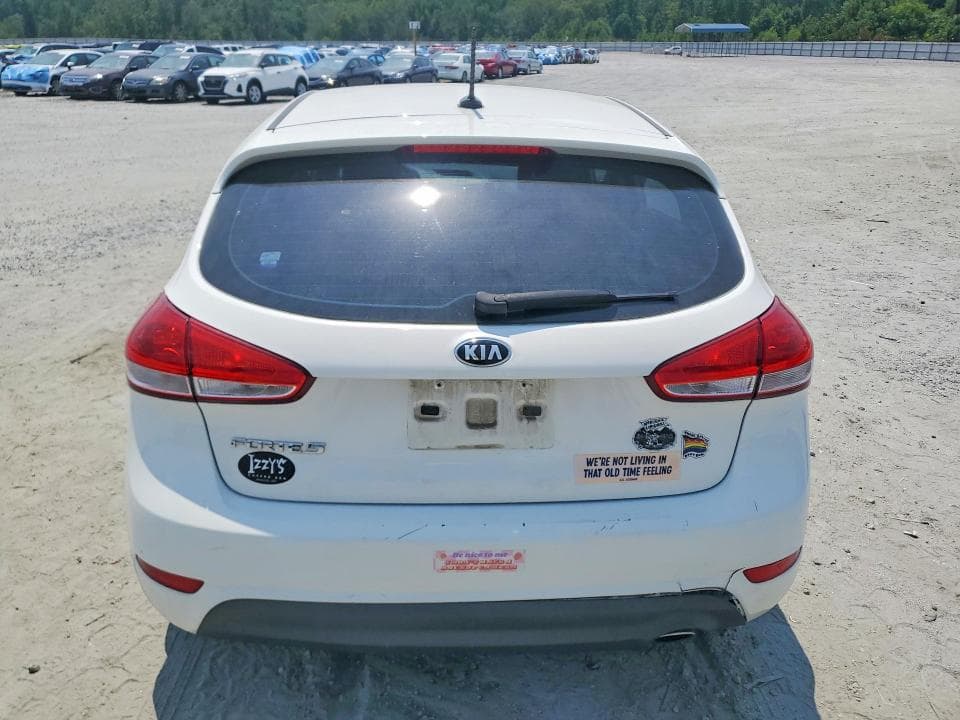 2018 KIA FORTE5 LX 6