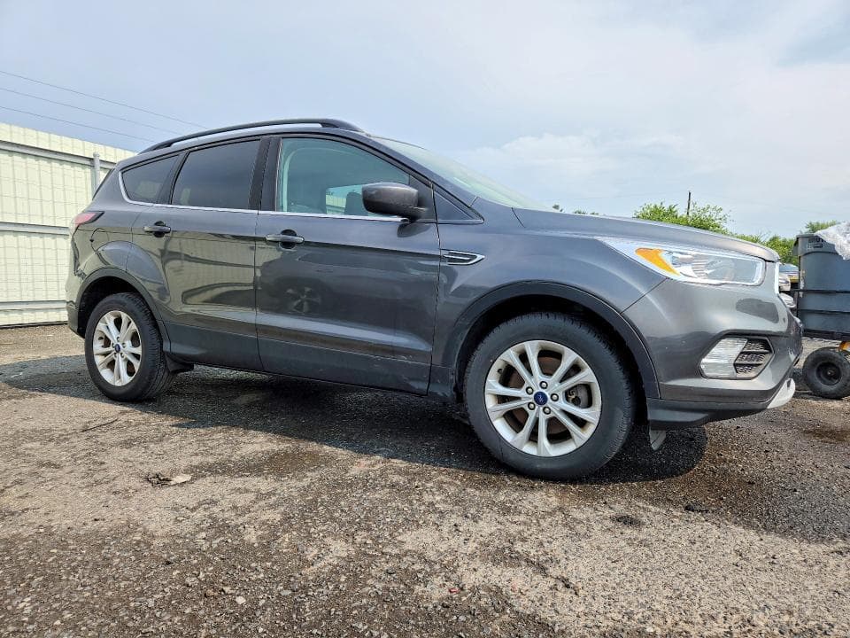 2018 FORD ESCAPE SE 4