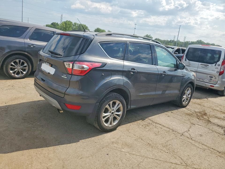 2018 FORD ESCAPE SE 3