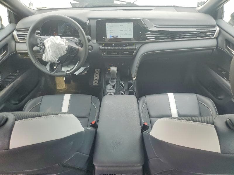 2025 TOYOTA CAMRY SE 8
