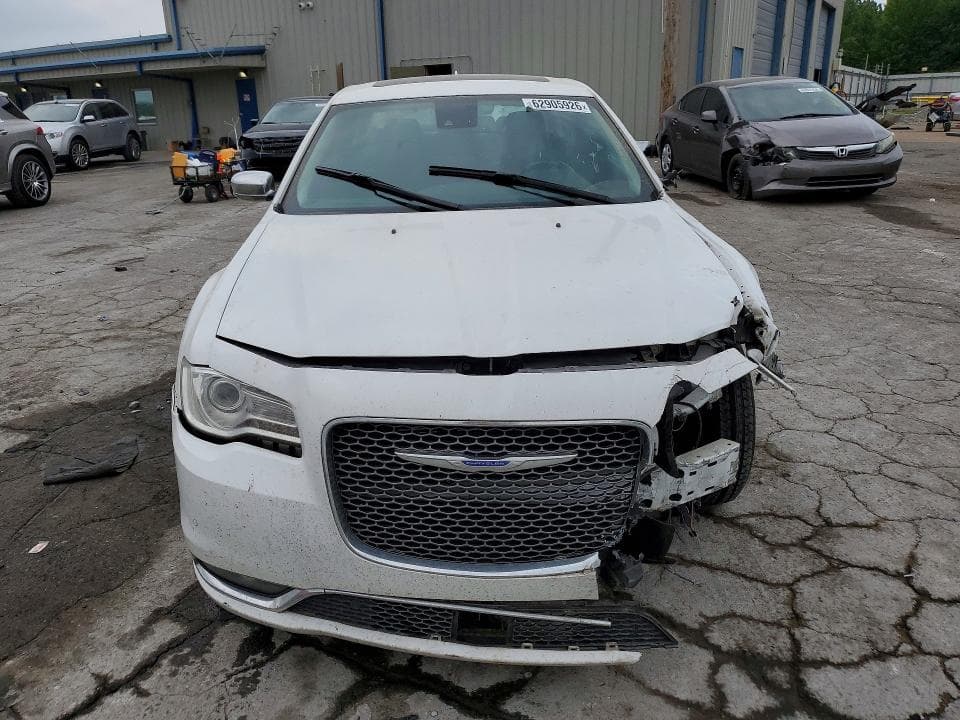 2019 CHRYSLER 300 LIMITED 5