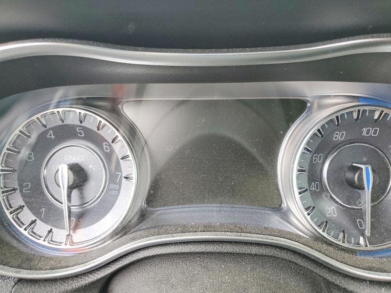 2019 CHRYSLER 300 LIMITED 9