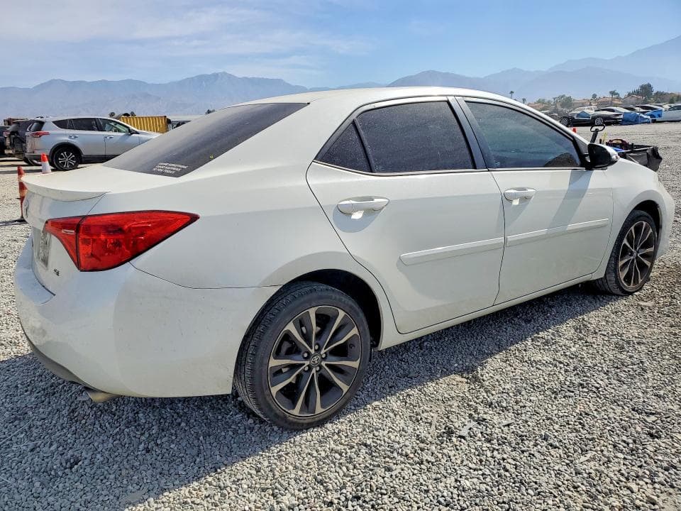2017 TOYOTA COROLLA SE 3