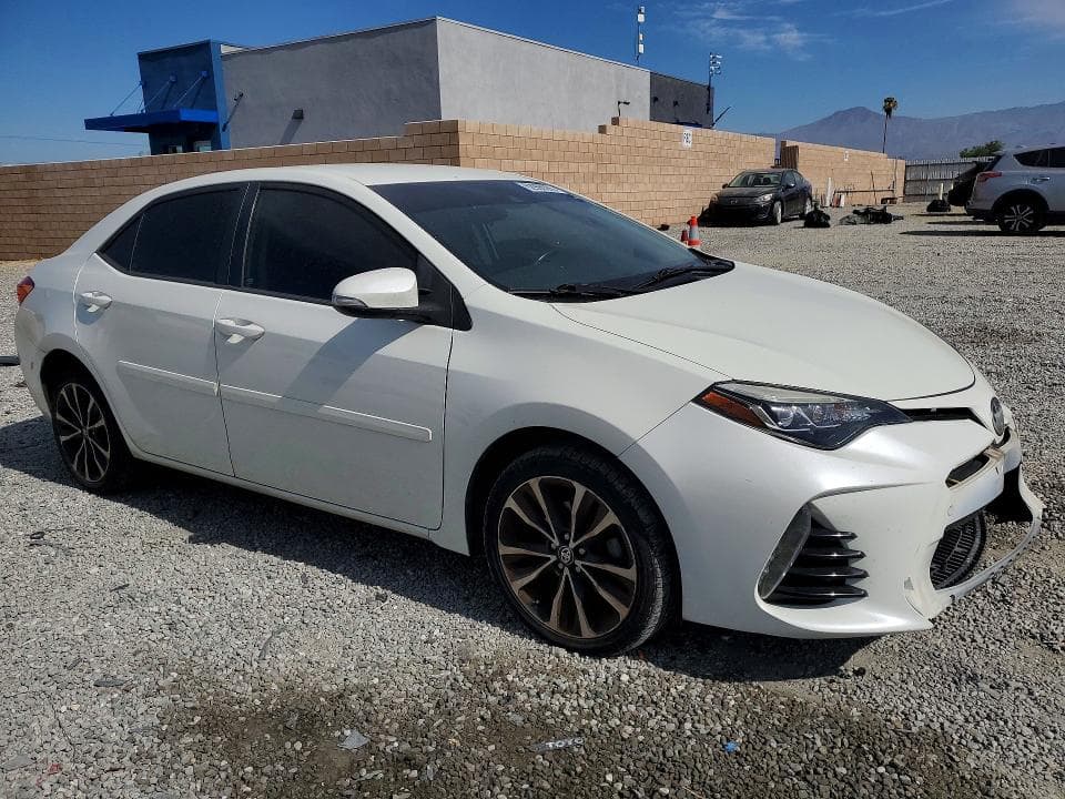 2017 TOYOTA COROLLA SE 4