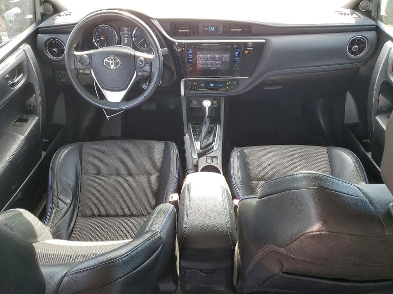 2017 TOYOTA COROLLA SE 8