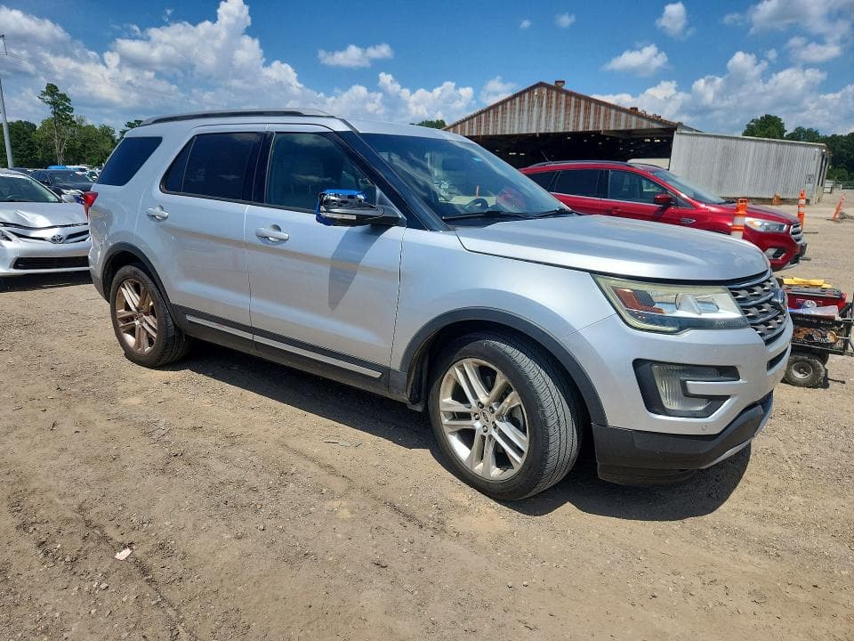 2017 FORD EXPLORER XLT 4