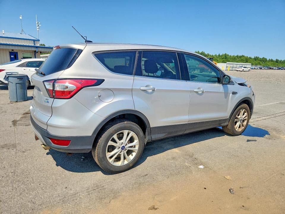 2017 FORD ESCAPE SE 3