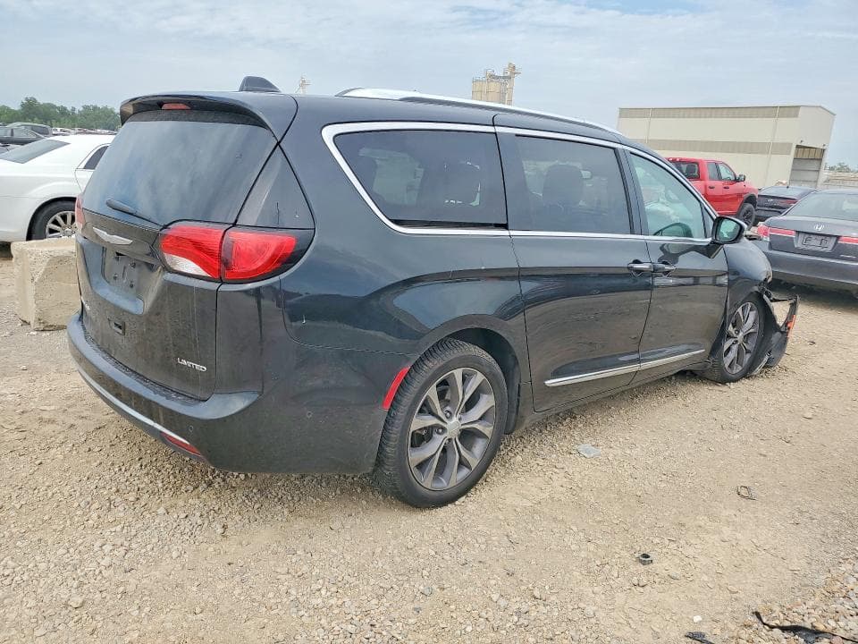 2017 CHRYSLER PACIFICA LIMITED 3