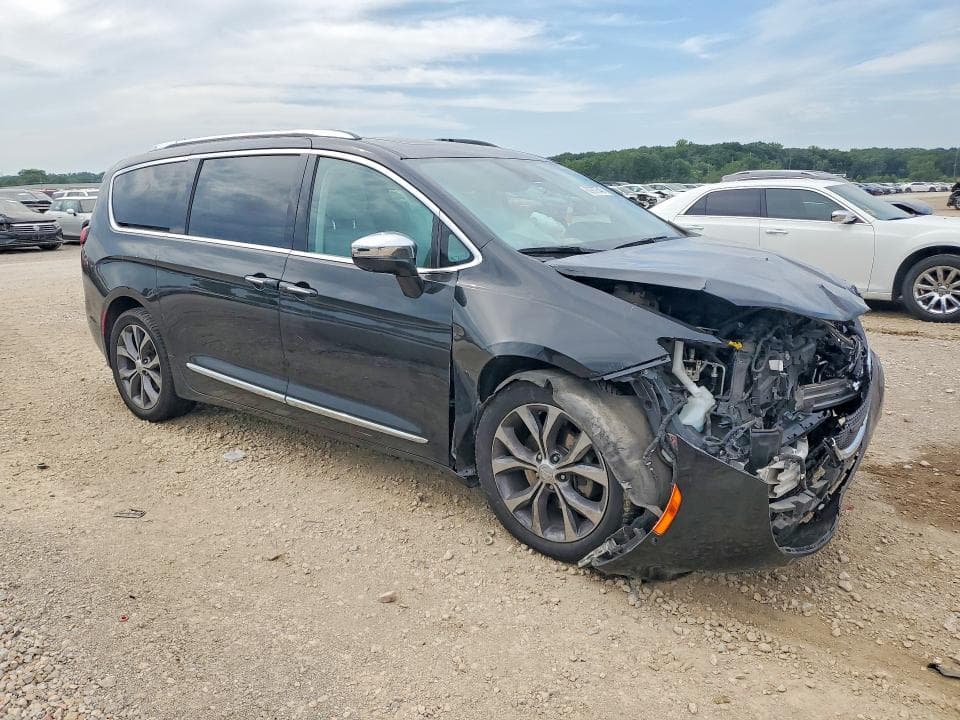 2017 CHRYSLER PACIFICA LIMITED 4